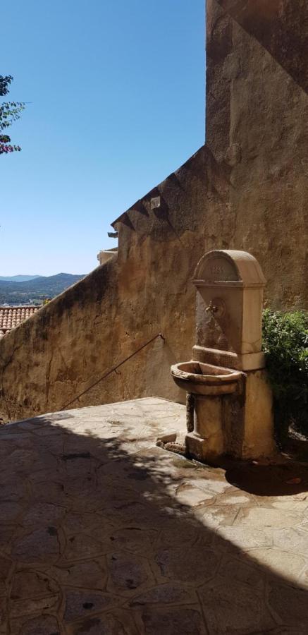 L'Odyssee Provencale, Un Duplex De Charme De 2 Chambres Au Pied Du Village Medieval De Bormes-Les-Mimosas, Offrant Des Prestations Haut De Gamme Et Une Superbe Vue Sur Le Massif Des Maures מראה חיצוני תמונה